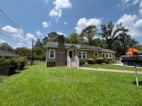 Building Photo - 609 N Maple St