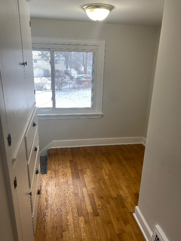 Building Photo - 529 E Broad St