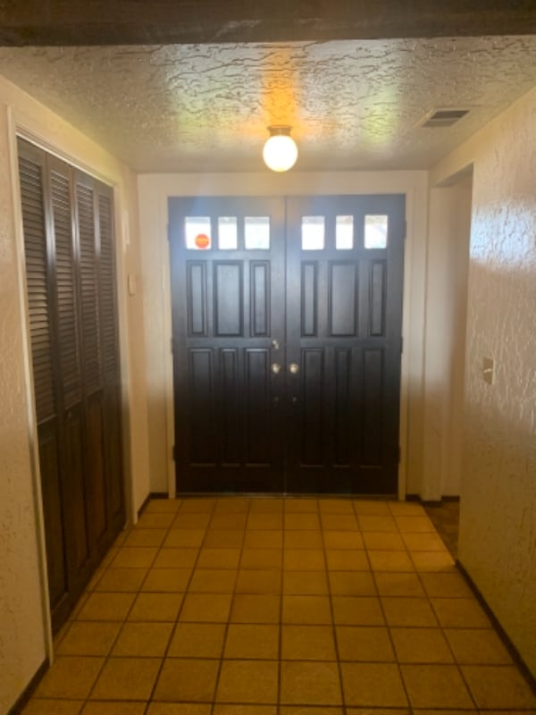 Building Photo - 810 Madrone Ave