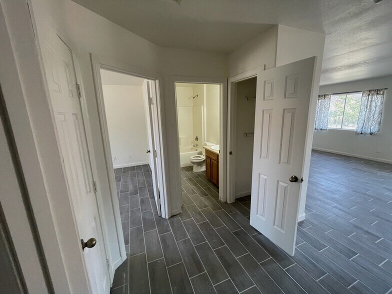 Building Photo - 6686 Palo Verde Ave