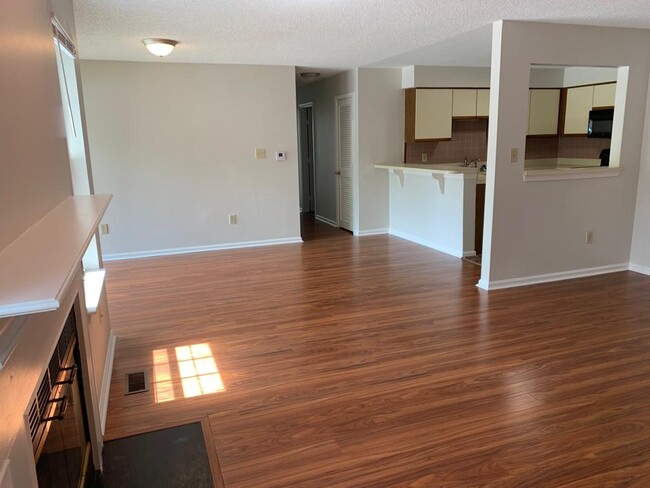 Building Photo - 316 River Forest Rd