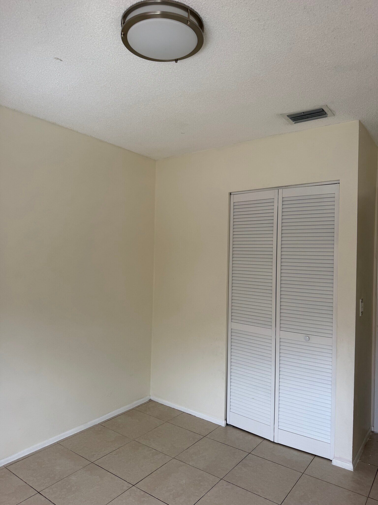 Building Photo - 2047 NW 56th Ave