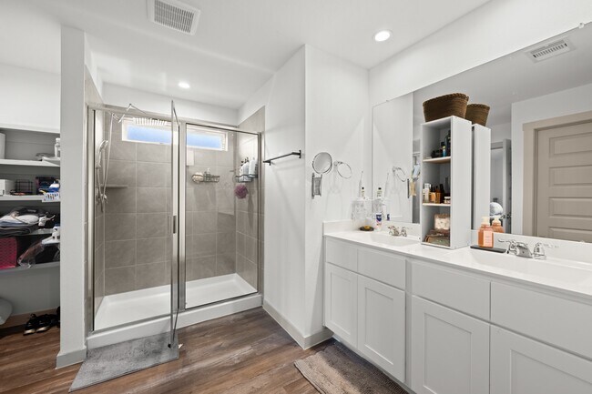 Building Photo - 1054 Great Barracuda Ln