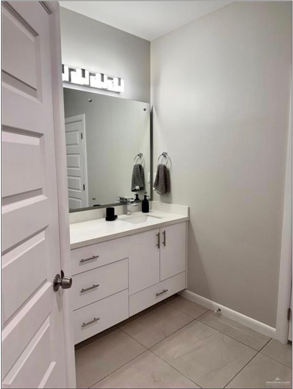 Building Photo - 3120 E Rabbit Run Ave