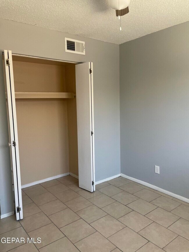 Building Photo - 2849 Beachcomber Dr