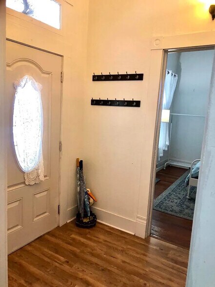 Building Photo - 3412 Avenue Q