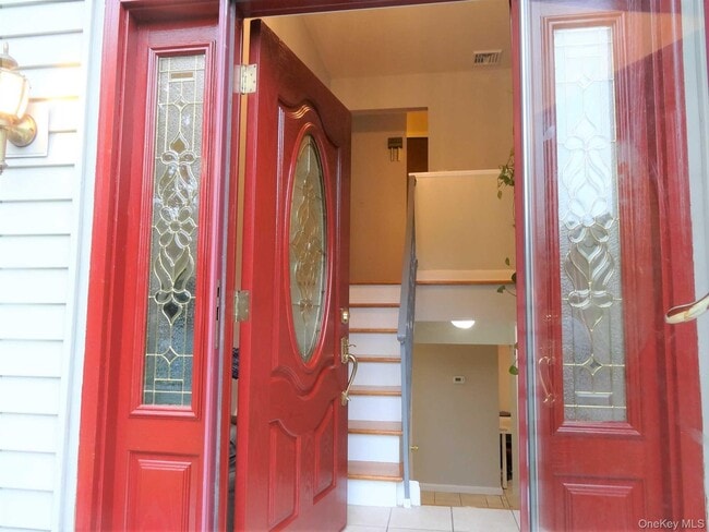 Building Photo - 23 Pasture Ln