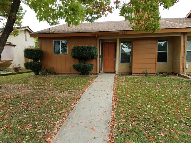 Building Photo - Cute 3 bedroom in Dinuba