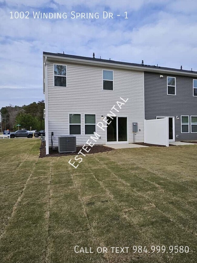 Building Photo - 1002 Winding Spg Dr