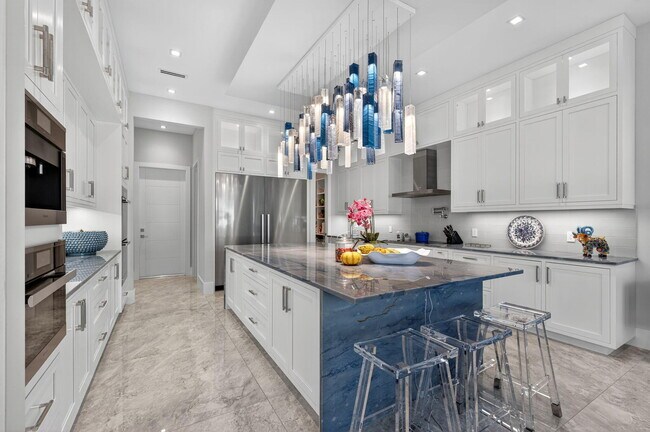 Building Photo - 785 NE 70th St