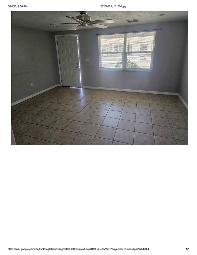 Building Photo - Spacious 2 Bedroom Apartment in Prime Loca...
