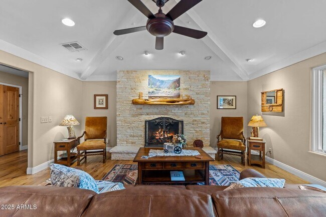 Building Photo - 1710 W Camino Dr