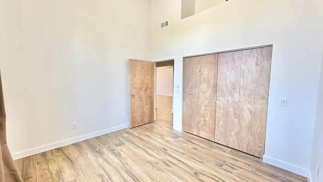 Building Photo - Beautifully Remodeled Top to Bottom Single...
