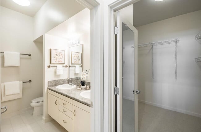 Building Photo - 333 Santana Row