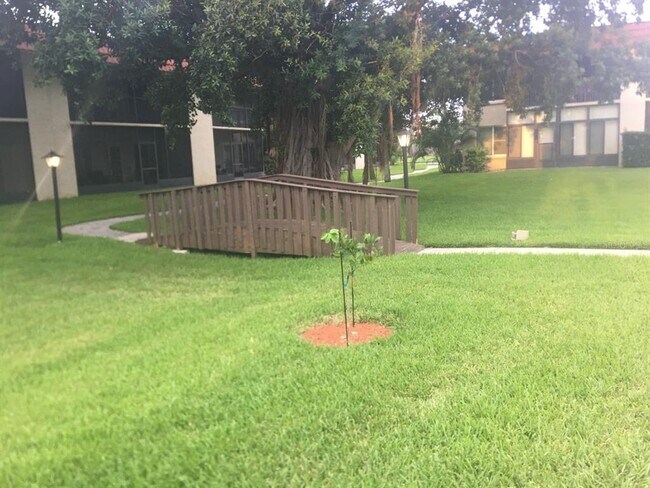 Building Photo - 201 St Lucie Ln