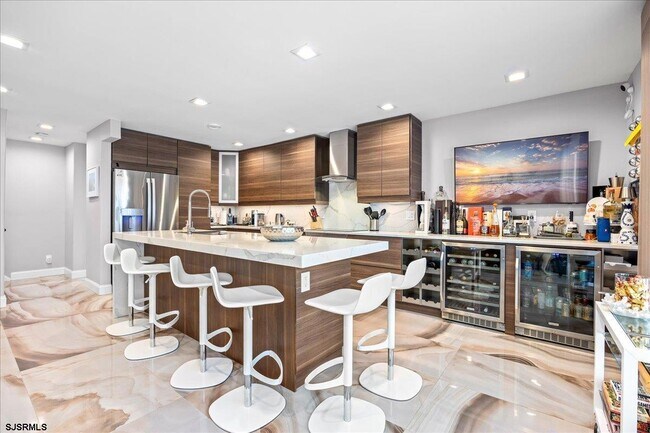 Building Photo - 9616 Pacific Ave