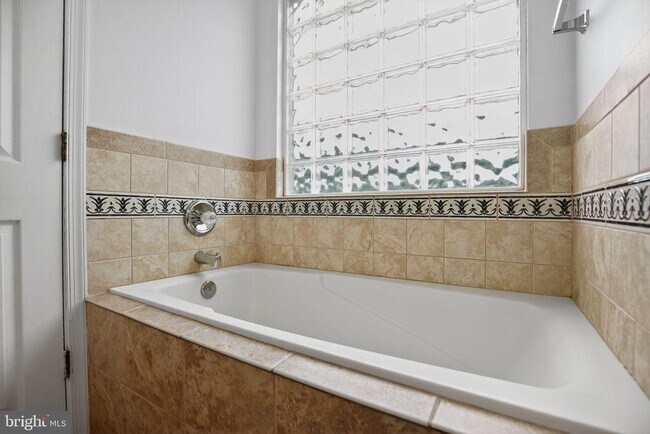 Building Photo - 22513 Castle Pollard Way