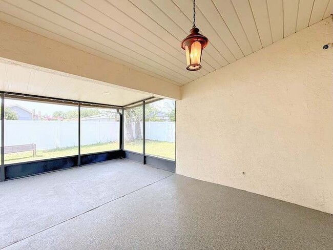 Building Photo - 1118 Hardwood Dr