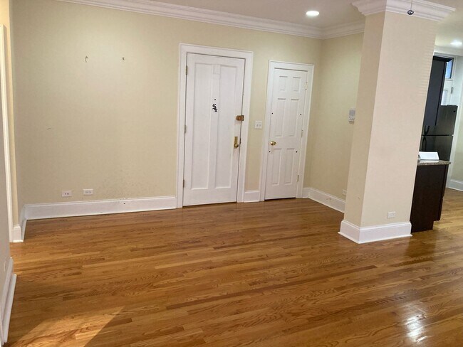 Building Photo - 4414 N Rockwell St