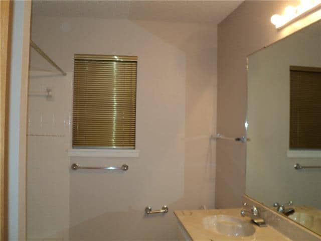 Building Photo - 4617 Catclaw Dr