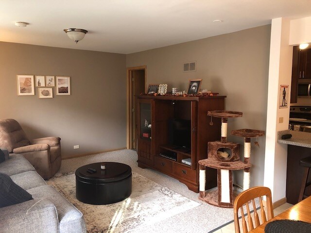 Building Photo - 1605 N Arlington Heights Rd