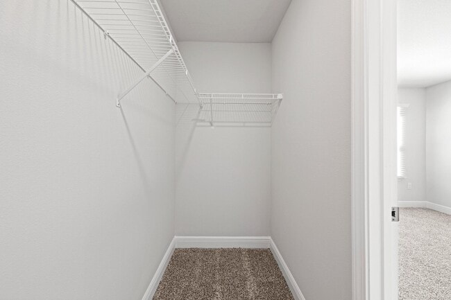 Building Photo - 1027 McLaren Cir