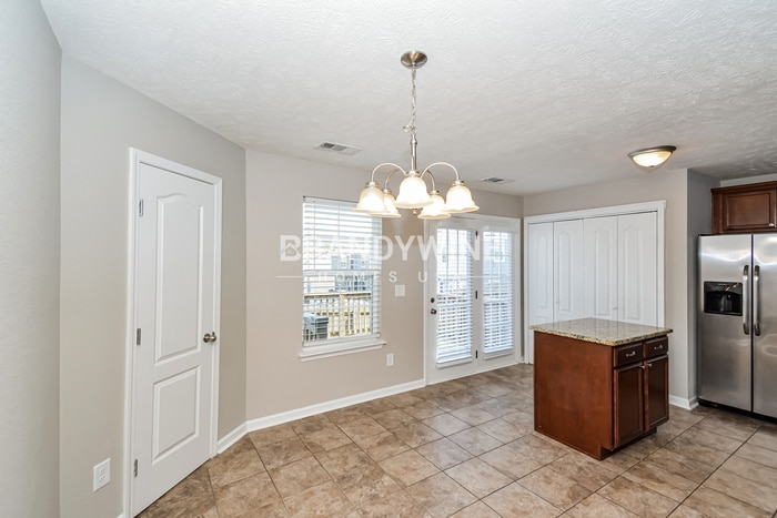 Building Photo - 507 Nixon Way