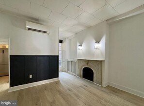 Building Photo - 840 Park Ave