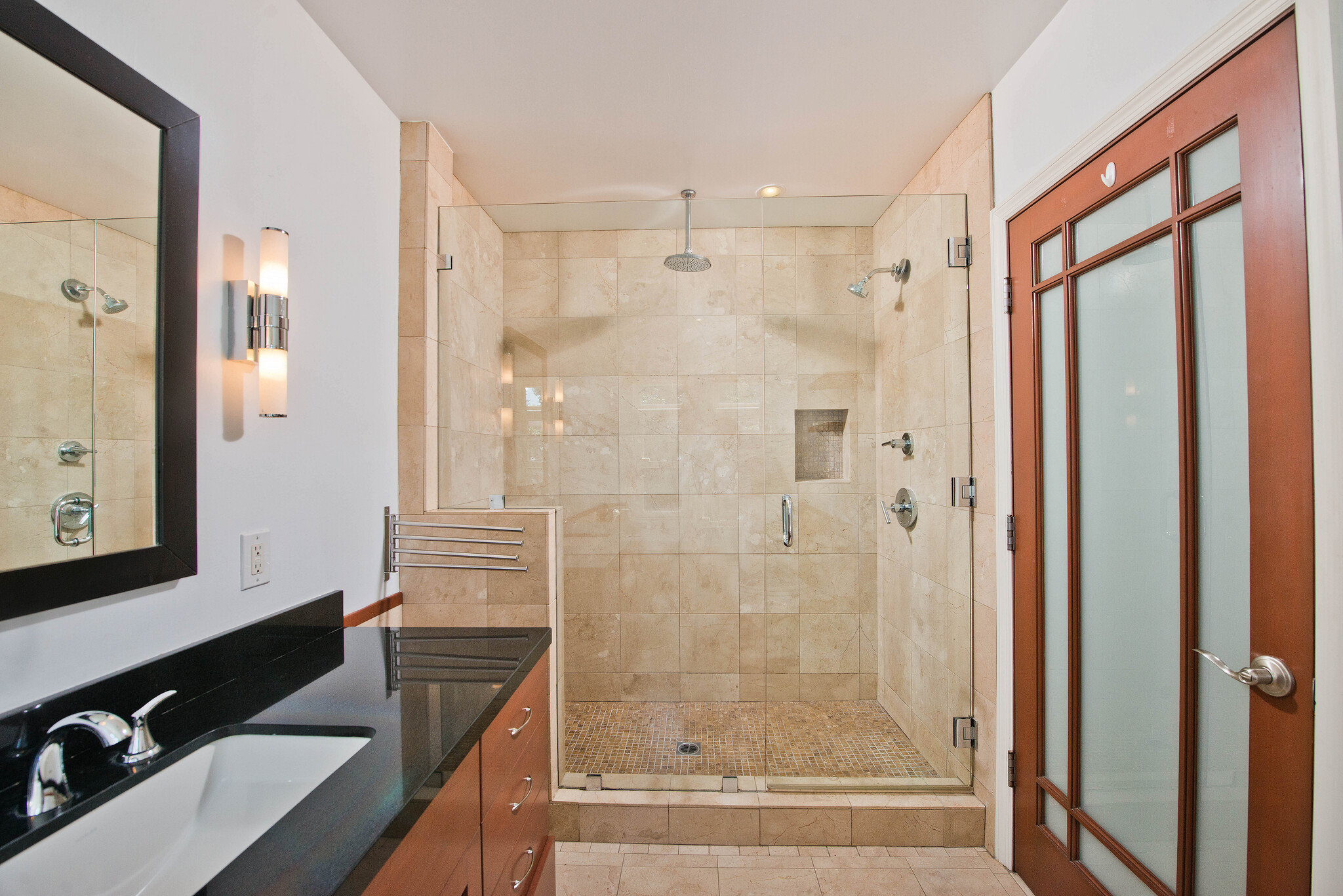 Primary Bath - 13964 Peach Grove St