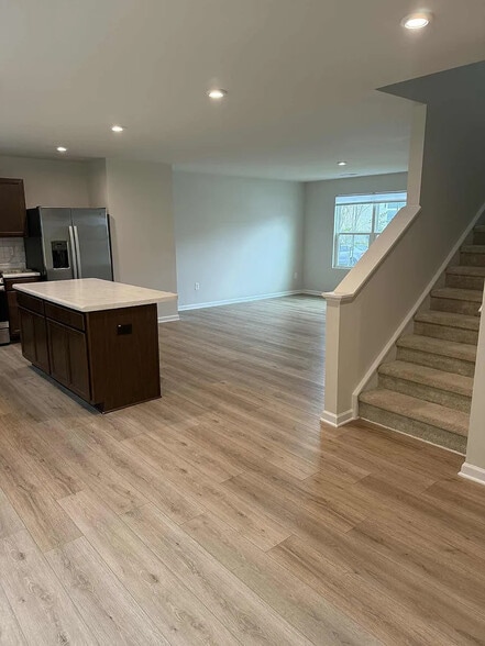 Building Photo - 60 Ventasso Dr