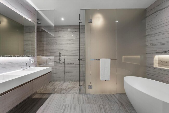 Building Photo - 8701 Collins Ave