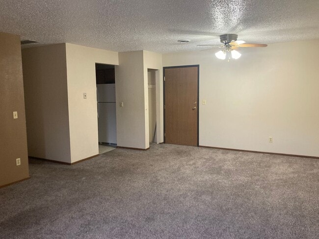 Building Photo - 1727 N Grandview Ln