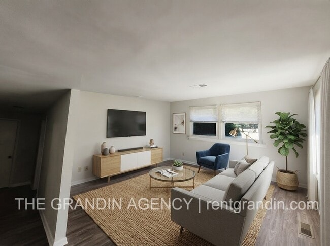 Building Photo - 916 Pyrtle Dr