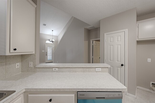 Building Photo - 10 Hancock St