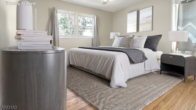 Building Photo - 106 6th Ave