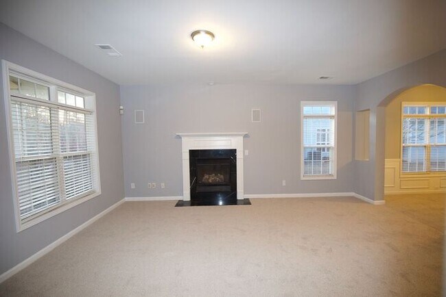 Building Photo - 7897 The Lakes Point