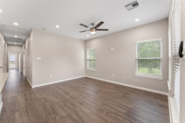 Building Photo - 5307 Groveton St
