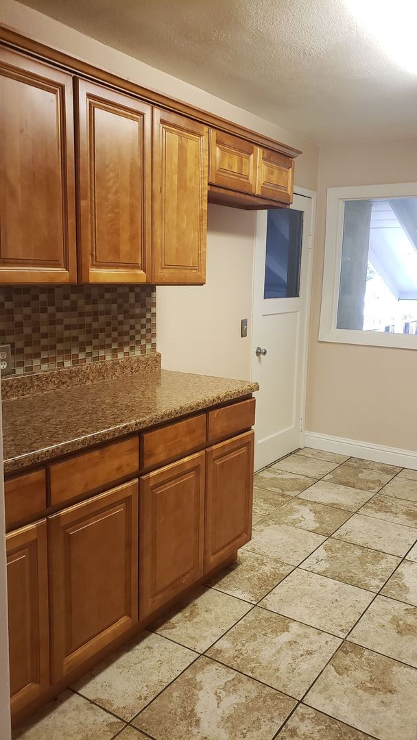 Building Photo - 3110 Oak St