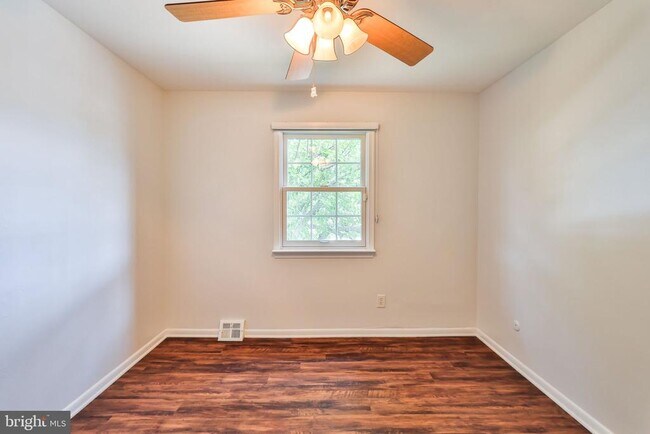 Building Photo - 9898 Wistaria St