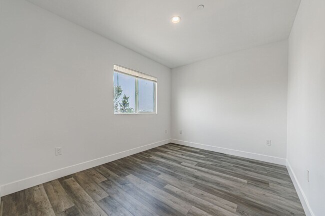 Building Photo - Spacious 4-Bedroom, 3-Bath Home – Modern Upgrades & Parking Included