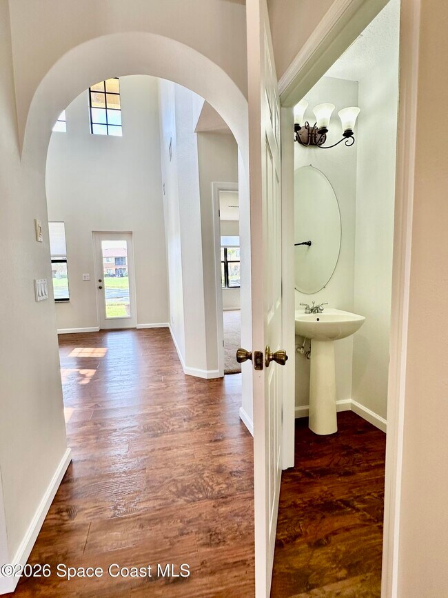 Building Photo - 1310 Lara Cir