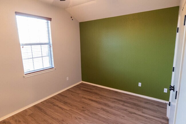 Building Photo - 404 Grisham Dr