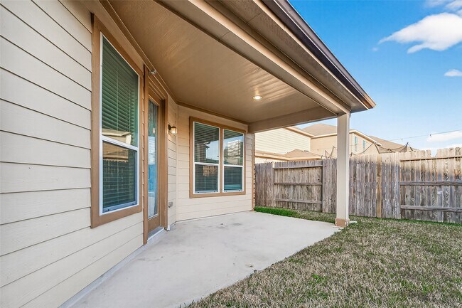 Building Photo - 21015 Blackstone Villa Ln