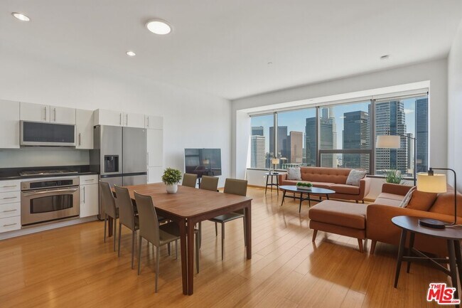 Building Photo - 1100 Wilshire Blvd