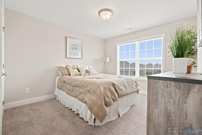 Building Photo - 175 Slade Thomas Dr