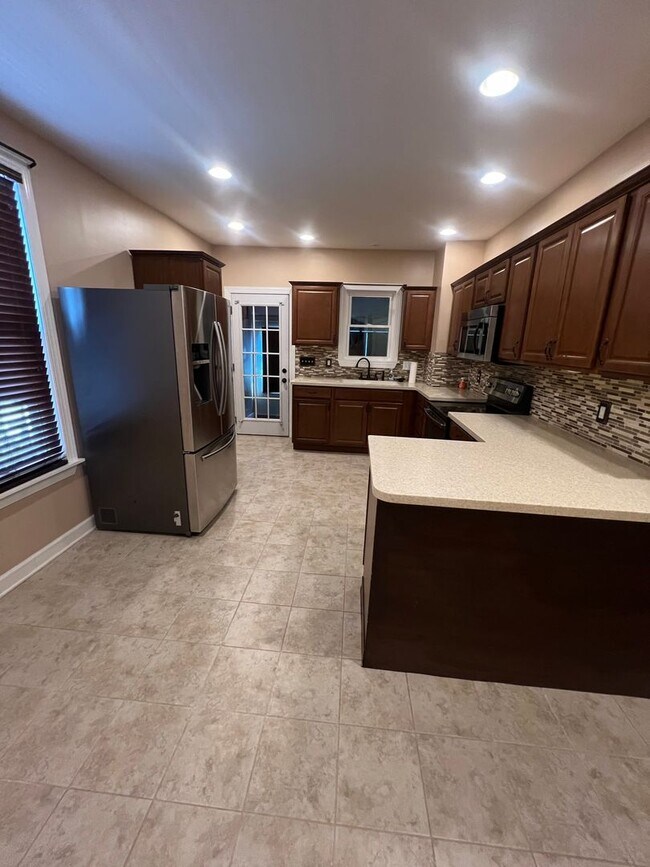 Building Photo - 4 bedroom home in Carlisle PA!