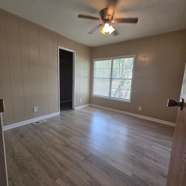 Building Photo - 3526 Highview Ct