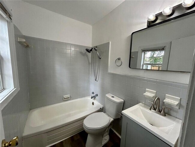 Building Photo - 2861 Ralston Rd