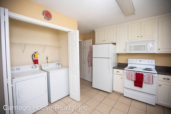 Building Photo - 3 br, 2.5 bath Apartment - 210 Whitehall Road