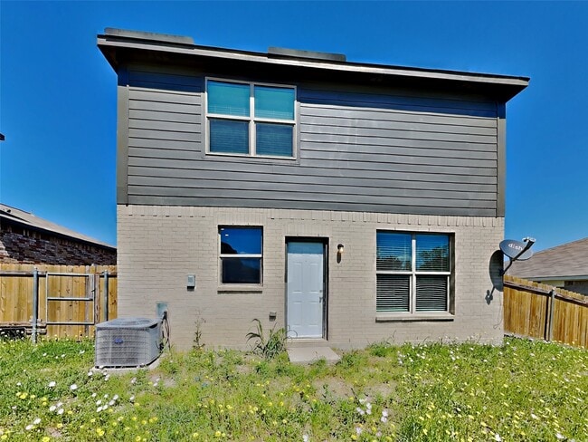 Building Photo - 732 Keeneland Dr